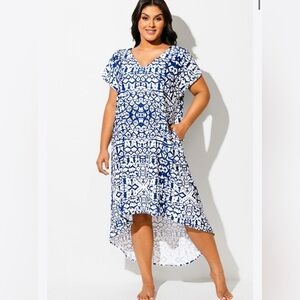 NWT $35 Meet Curve V-Neck Cover Up - Geometric Blue, One Size (L/XL)